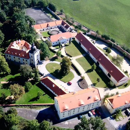 Pytloun Chateau Ctěnice 4*