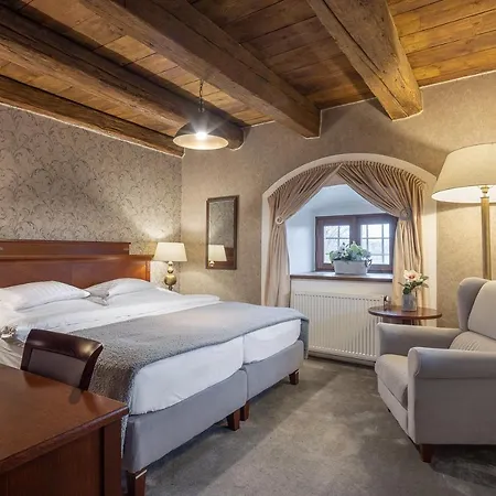 Pytloun Chateau Ctenice Praga